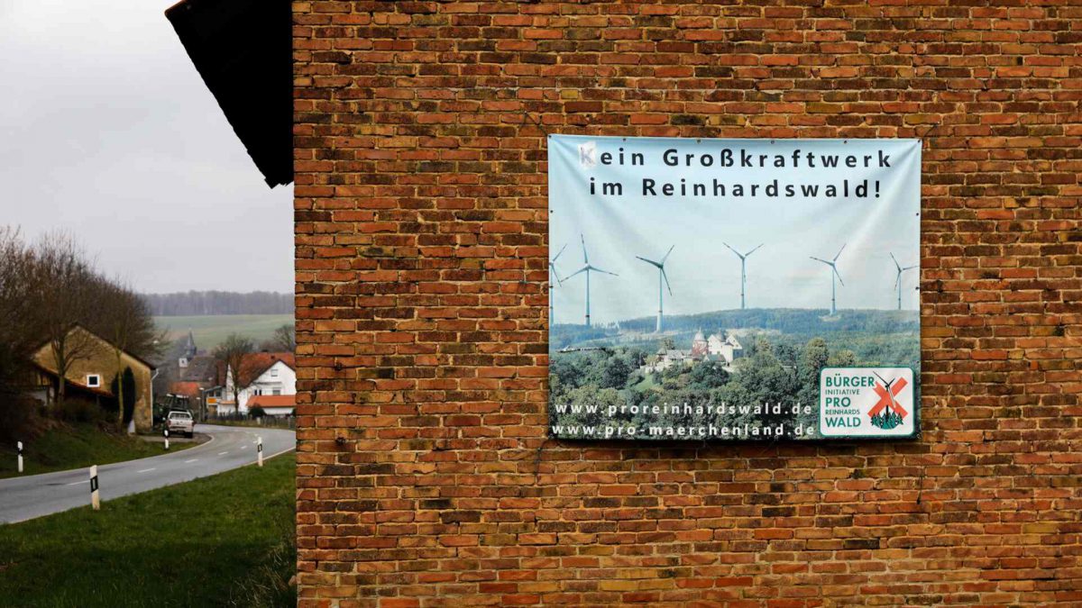 Scheune mit Banner Rettet den Reinhardswald